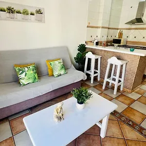 https://apartamento-jimena-cadiz-en-el-centro-de-nerja.hotelsinnerja.org